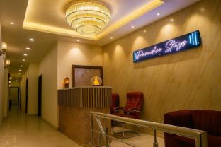 hotel paradise stays near golden temple