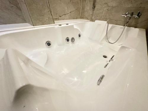 takht executive rooms and suites