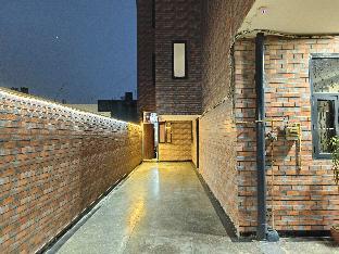 swastika homes near wave city center noida