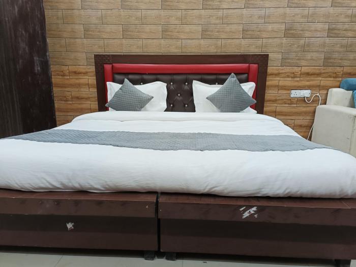 swastika homes near wave city center noida