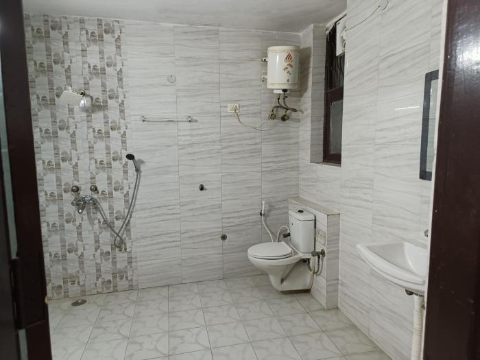 swastika homes near wave city center noida