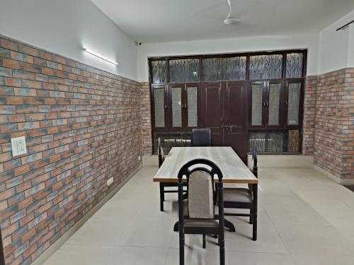 swastika homes near wave city center noida