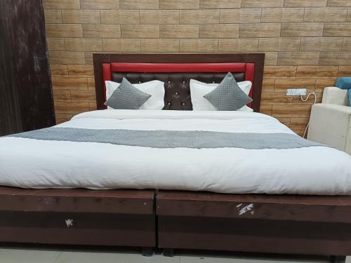 swastika homes near wave city center noida