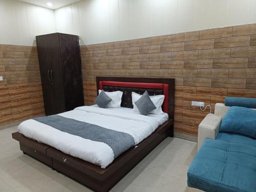 swastika homes near wave city center noida