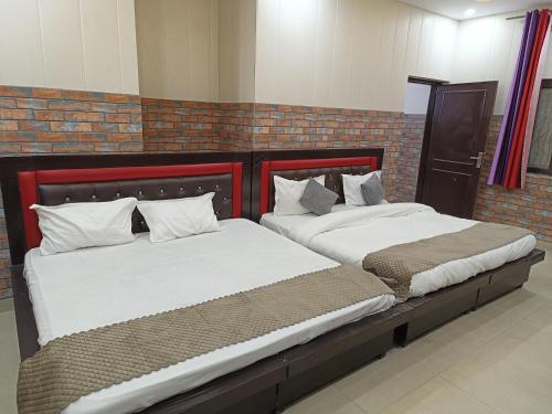 swastika homes near wave city center noida