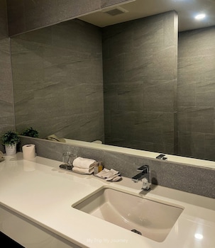 Zenery Lake Resort,,3 star