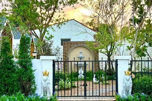 plern ura poolvilla cafe