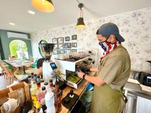 plern ura poolvilla cafe