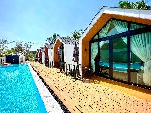 plern ura poolvilla cafe