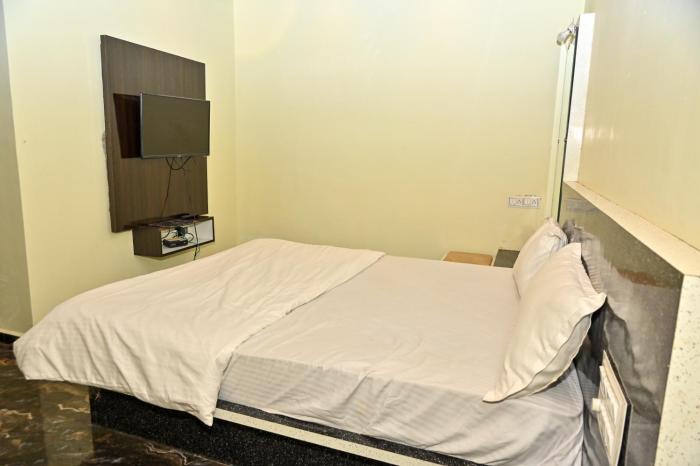 navarathna international resort