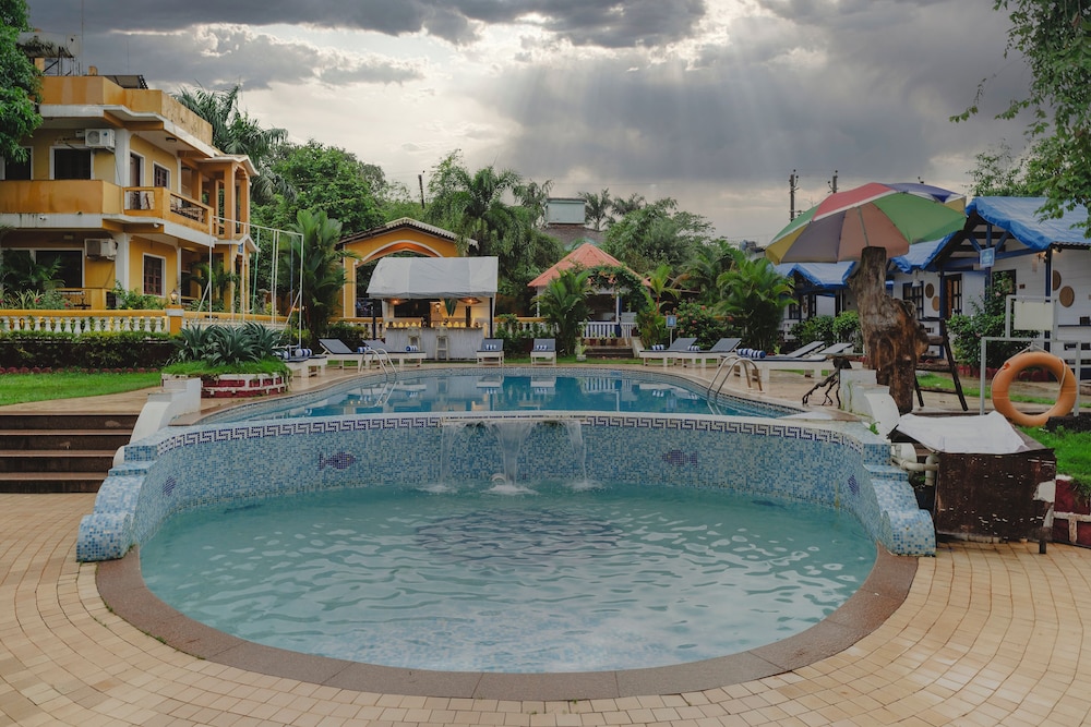 hibis resort ashwem goa