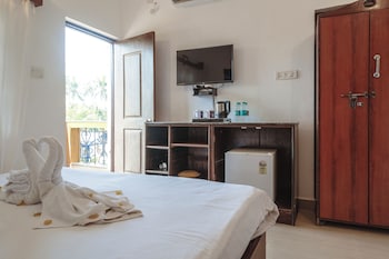 hibis resort ashwem goa