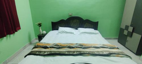 Nithilagam Temple & Mountain View Home,,4 star