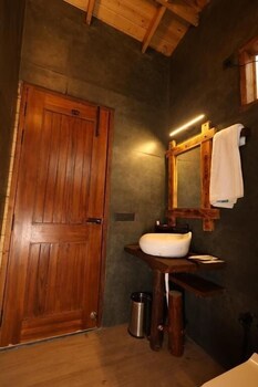 koro treehouse resort