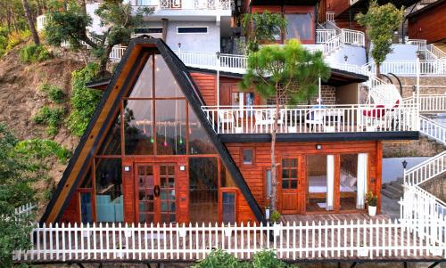 koro treehouse resort