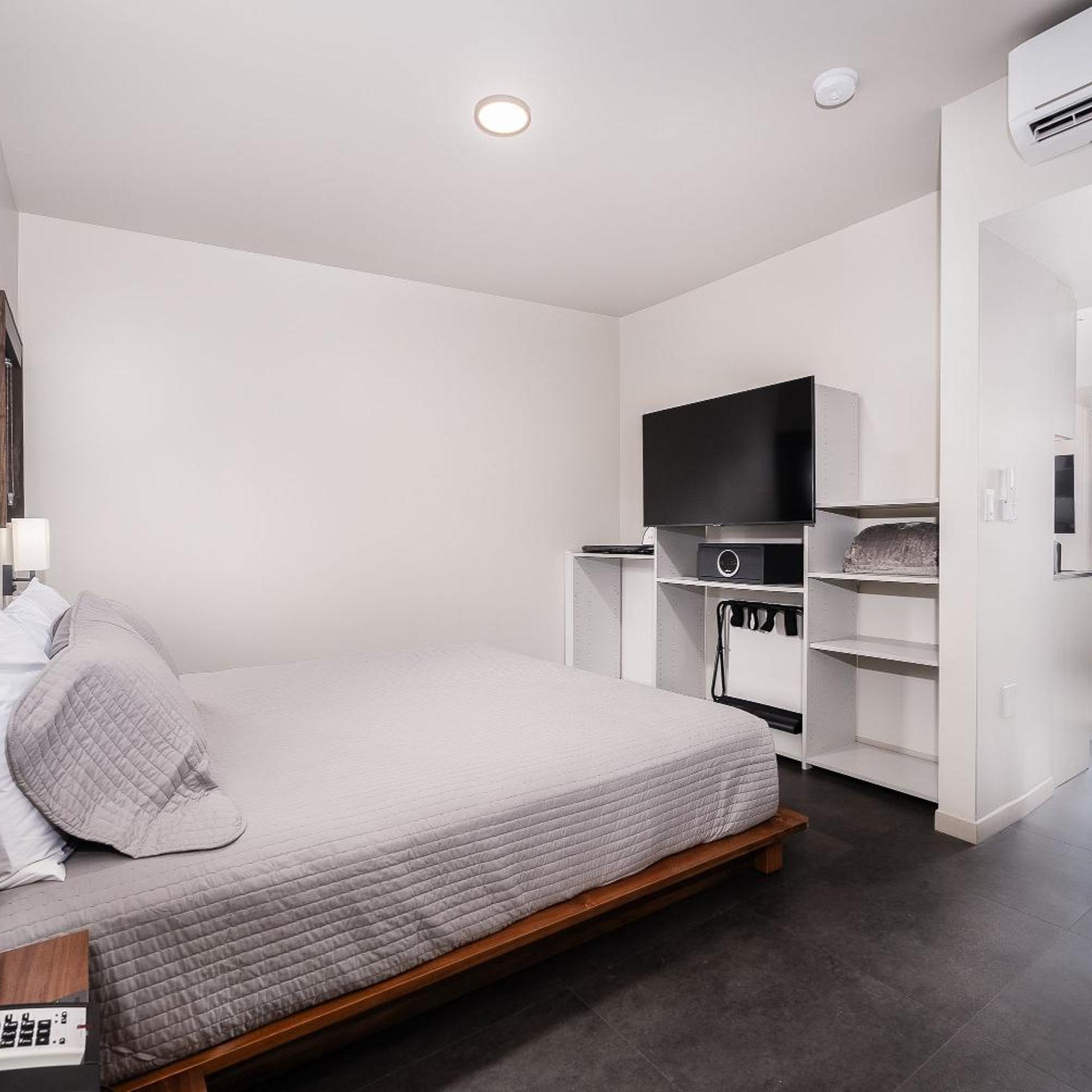 city24 hotel little italy mission hills