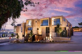 city24 hotel little italy mission hills