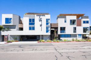 city24 hotel little italy mission hills