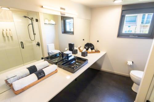city24 hotel little italy mission hills