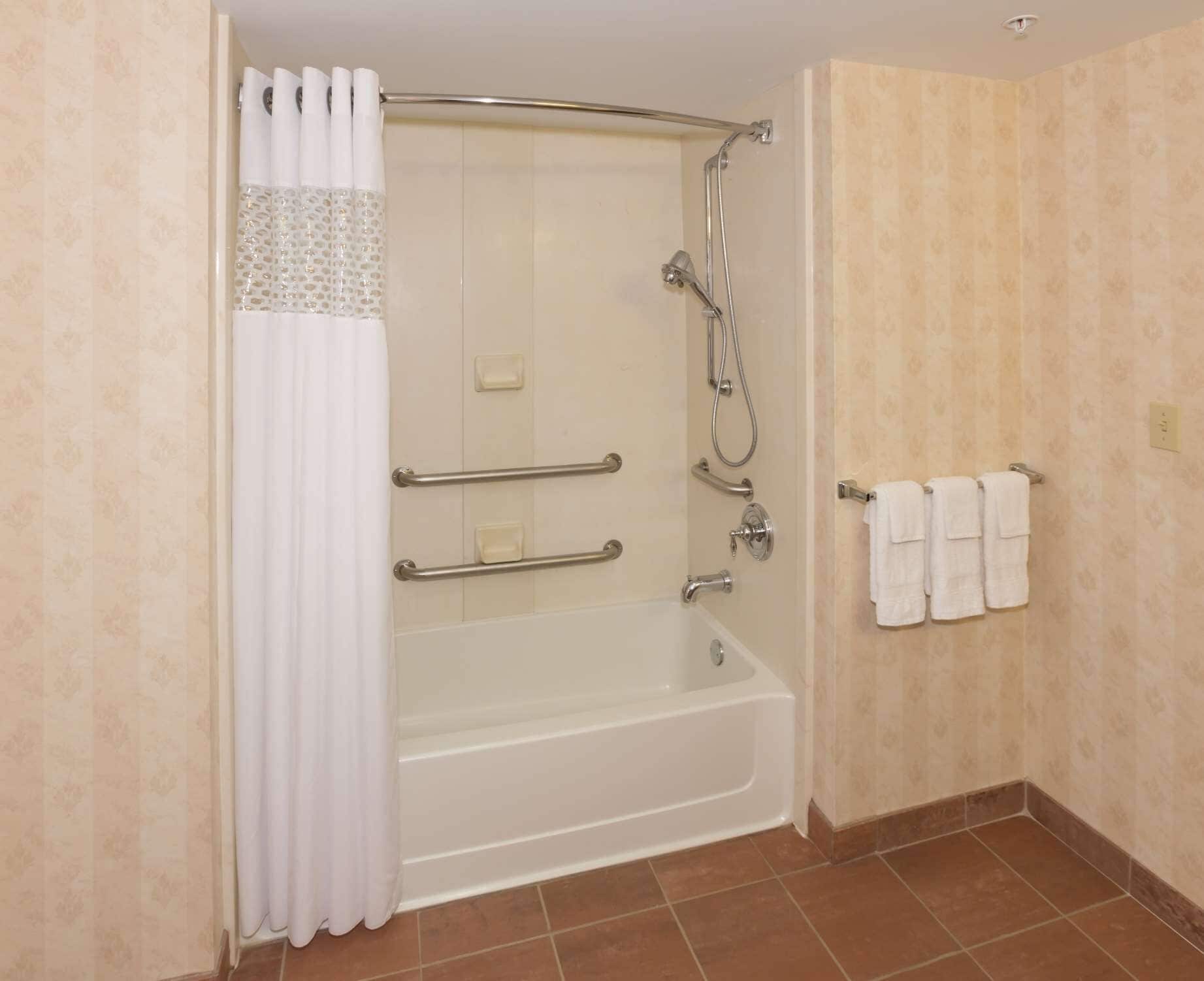 hampton inn and suites cleveland beachwood