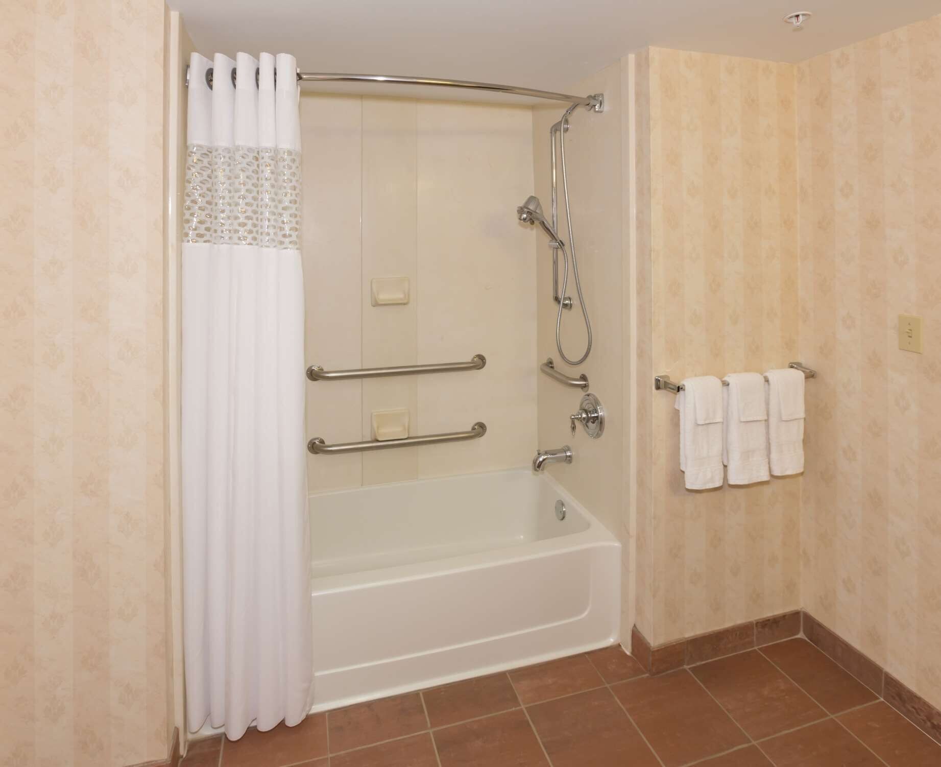 hampton inn and suites cleveland beachwood