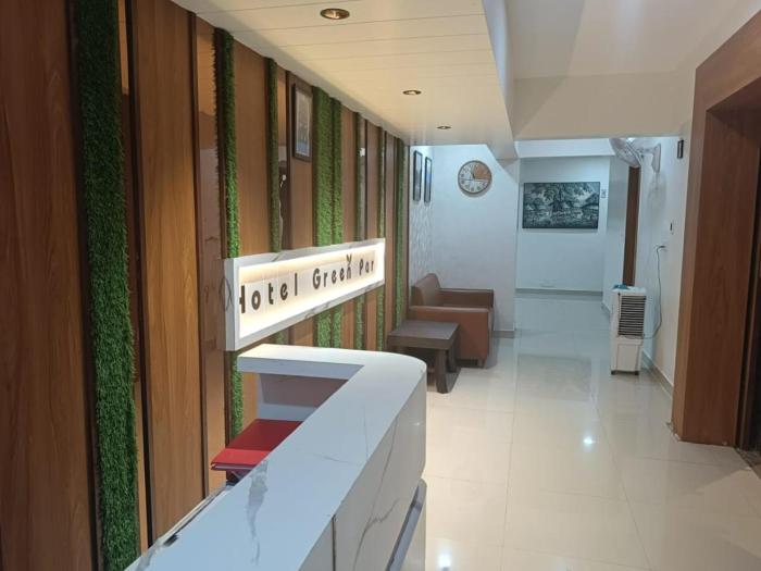 hotel green park sector 11