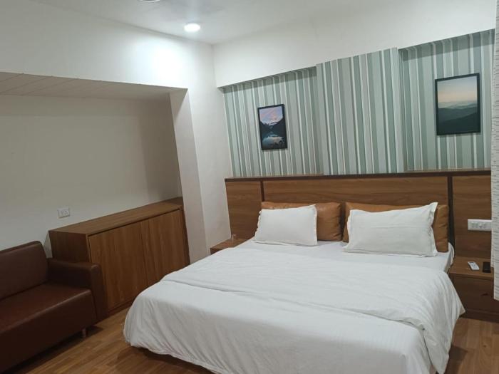 hotel green park sector 11