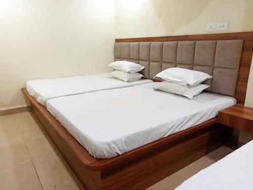 Hotel Yuvan Palace,,3 star