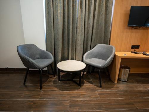 pravasa stay near luv kush square