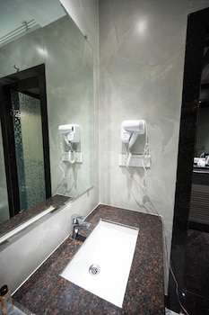 the hotel mudra