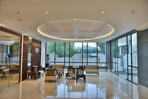 the hotel mudra