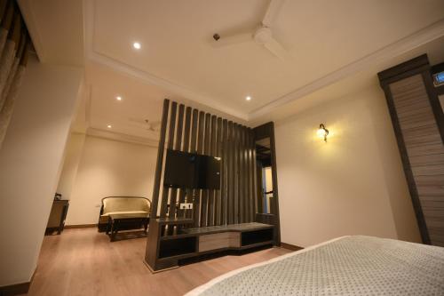 the hotel mudra