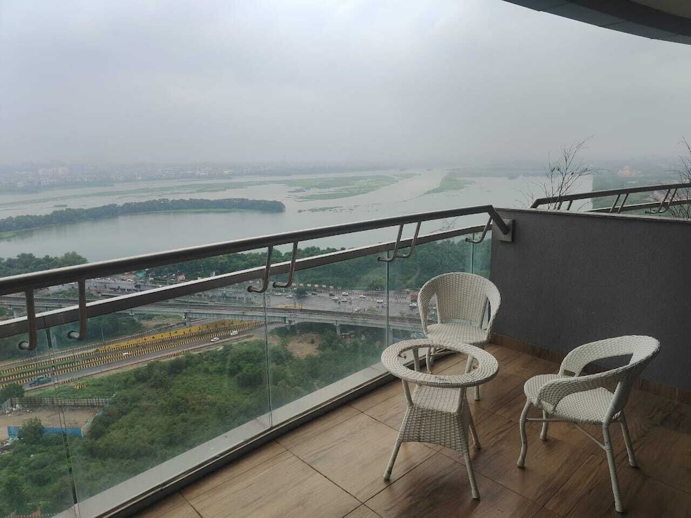 supernova heights studio