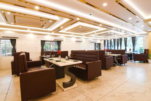 Super Townhouse Oak Sayhallo Sincity,,4 star