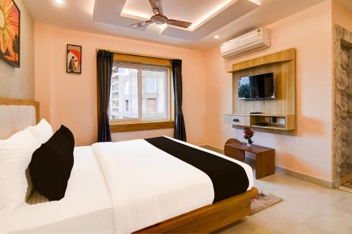 Super Townhouse Oak Sayhallo Sincity,,4 star
