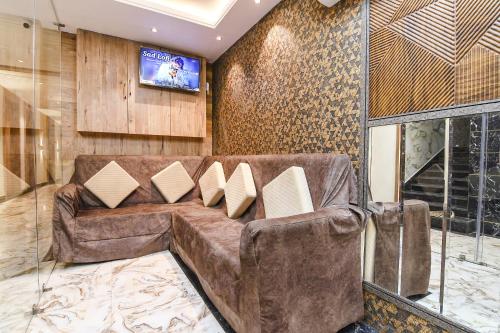 super hotel o krishna regency