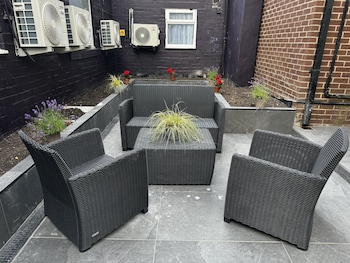 The Court House,,3 star