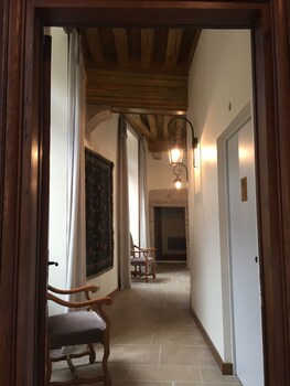 Abbaye De Maizieres,Beaune>>Aloxe-Corton,4 star