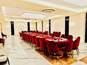 hotel avadh classio