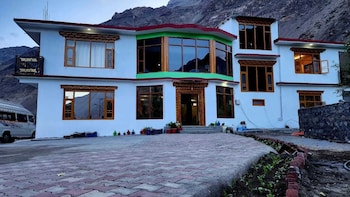 hotel gangchen tabo