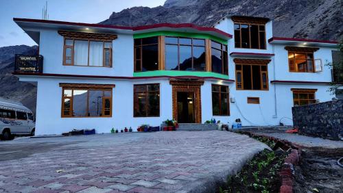 Hotel Gangchen Tabo,,2 star