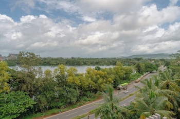 comfort inn elite goa