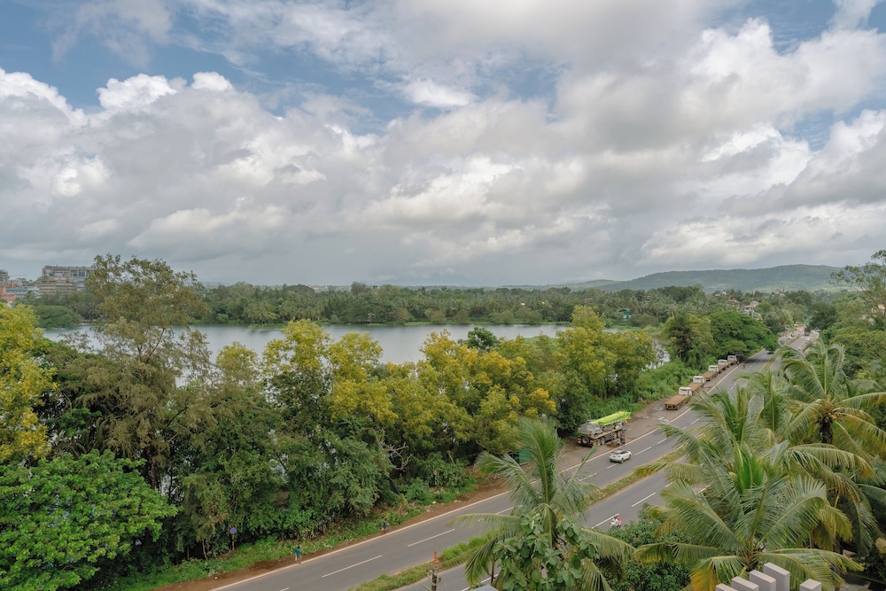 comfort inn elite goa