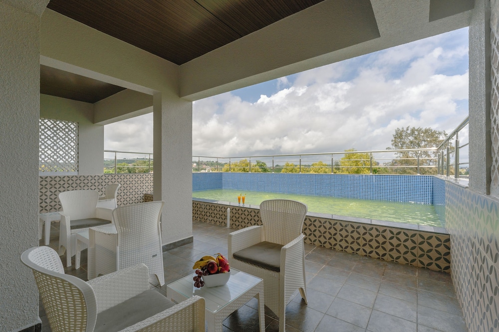 comfort inn elite goa