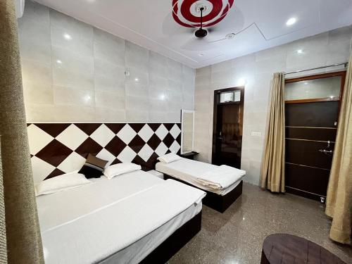 Hotel Bhaktivedanta Seva Dham Vrindavan,,2 star