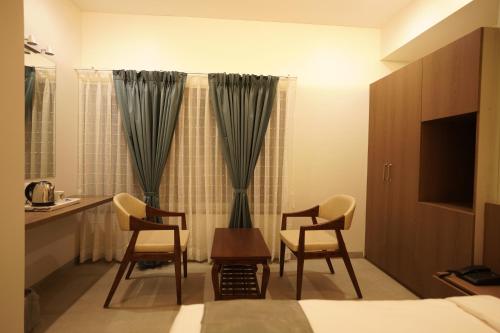 a square executive hotel aurangabad