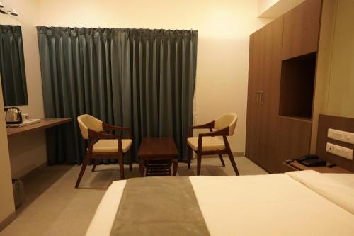 a square executive hotel aurangabad