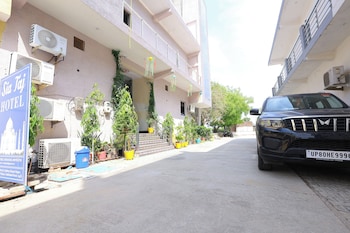 sia taj hotel nearest taj mahal agra