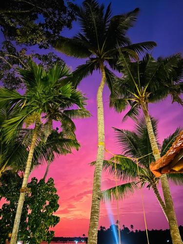 lavilla lake resort and restaurant