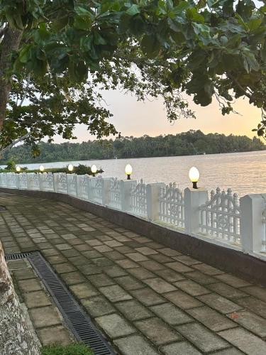 lavilla lake resort and restaurant